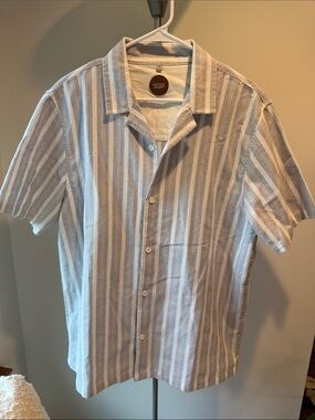 Common People Short-Sleeve Striped Button-Down Shirt — Light Gray & White